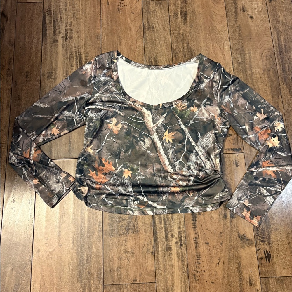 Women’s Long Sleeve Scoop Neck Camouflage Print Top - Brown/Green